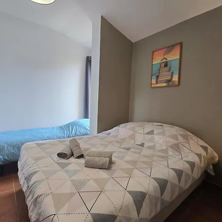 Mini Avec Wifi Dans Calme Wifi Piscine A Pied 赛拉蒂费罗