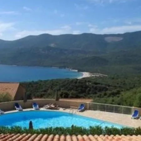 Villa Mini Avec Wifi Dans Calme Wifi Piscine A Pied Serra-di-Ferro (Corsica)